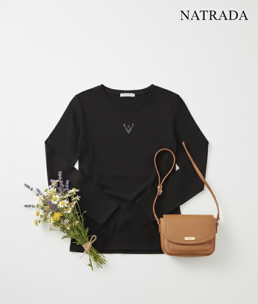 C023 ครอปแขนยาว สีดำ ลายปักเพชร (พร้อมส่งภายใน 24 ชม.) Black long-sleeved crop top with diamond embroidery (Ready to ship within 24 hours)