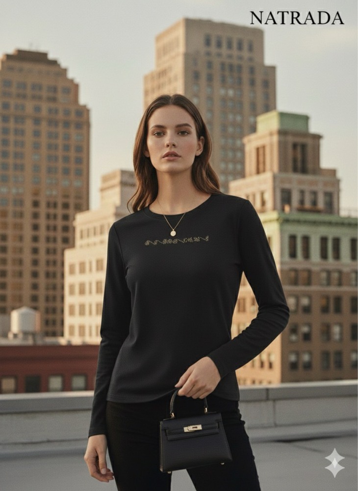 C025 ครอปแขนยาว สีดำ ปักเพชร (พร้อมส่งภายใน 24 ชม.) Black long-sleeved crop top with diamond embroidery (Ready to ship within 24 hours)