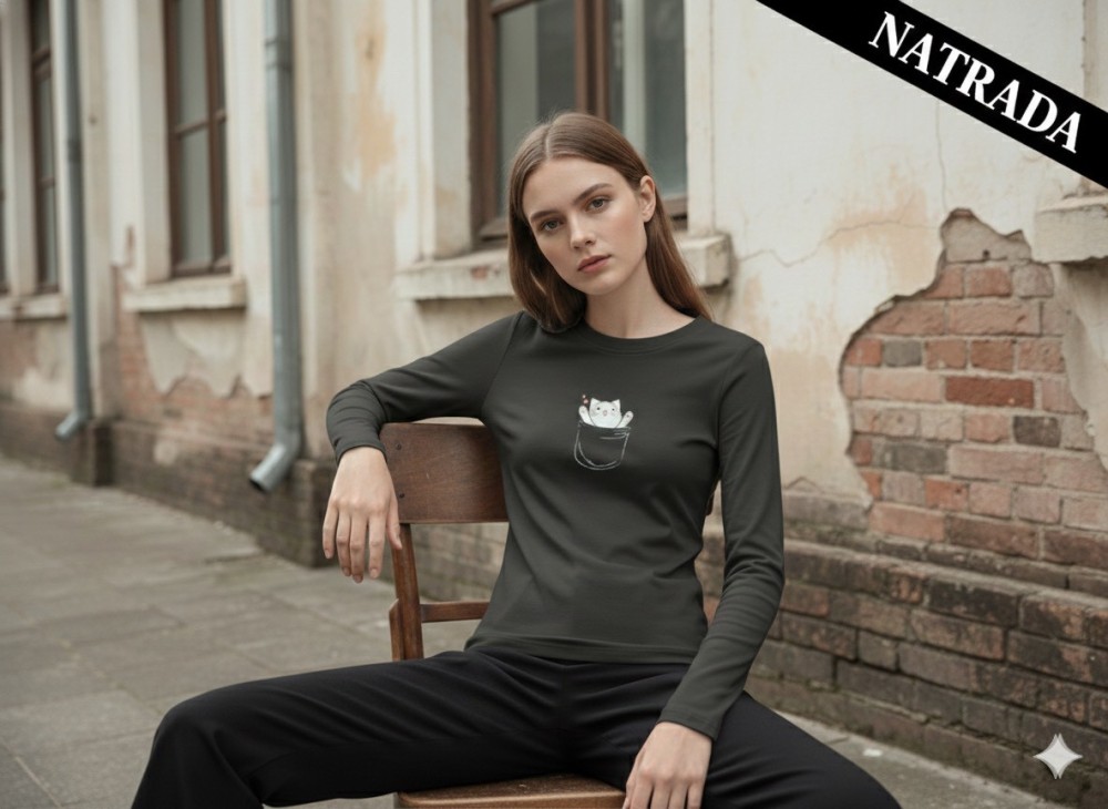 C040 : ครอปแขนยาว สีดำ รัดรูป ลายสกรีนแมว  (พร้อมส่งภายใน 24 ชม.) Black long-sleeve crop top, fitted, with cat print (ready to ship within 24 hours)
