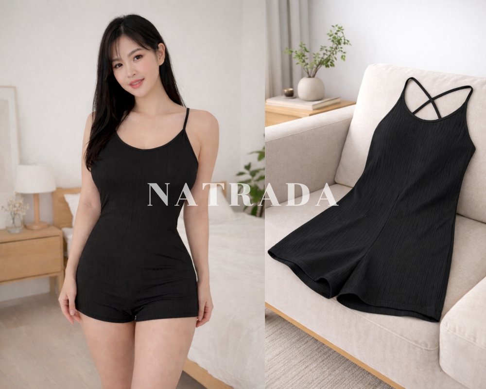 D06 :  ชุดจั๊มสายเดี่ยว ขาสั้น สีดำ (พร้อมส่งภายใน 24 ชม.) Black spaghetti strap romper, short pants (ready to ship within 24 hours)