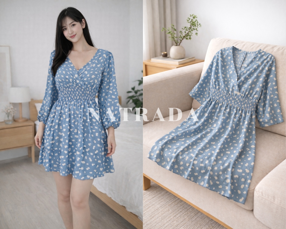 D09 :  เดรสสีฟ้า แต่งลายจุดขาว (พร้อมส่งภายใน 24 ชม.) Blue dress with white polka dots (ready to ship within 24 hours)