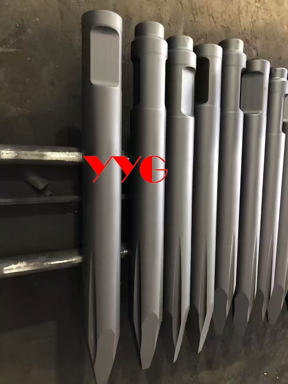 Montabert Breaker Chisel Hydraulic Hammer Tools Breaker Moil Point Chisel Rock Breaker Chisel With 40cr Steel Material