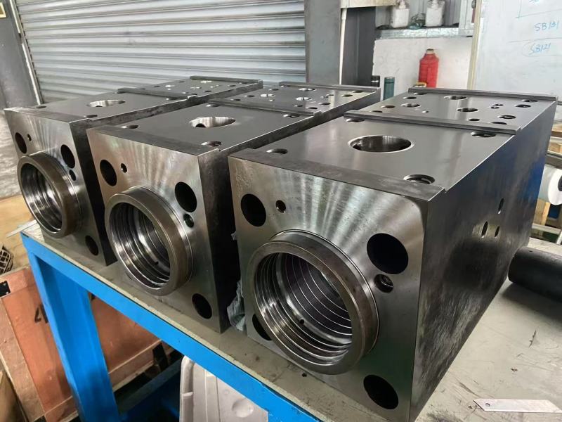 HB20G Hydraulic Breaker Outer Bushing New Core Components Engine Breaker Hammer Chisel for Construction Mining Industries