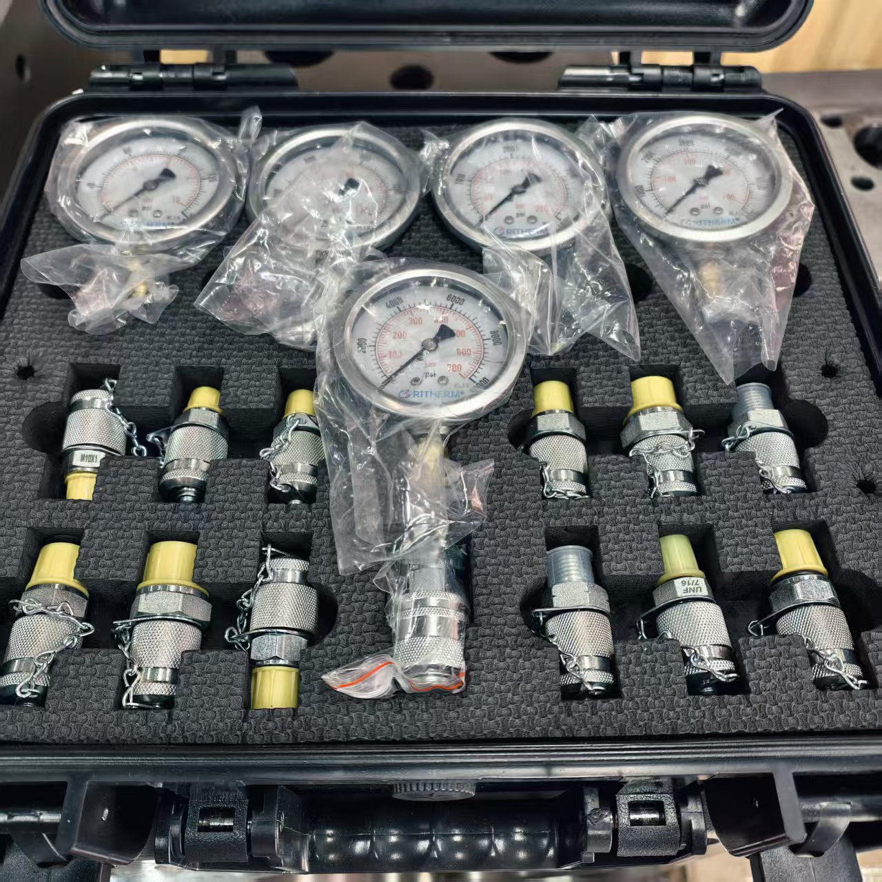 For Sell High Quality Excavator Fuel Hydraulic Pressure Gauge Pressure Gas Pressure Universal Portable Test Kit