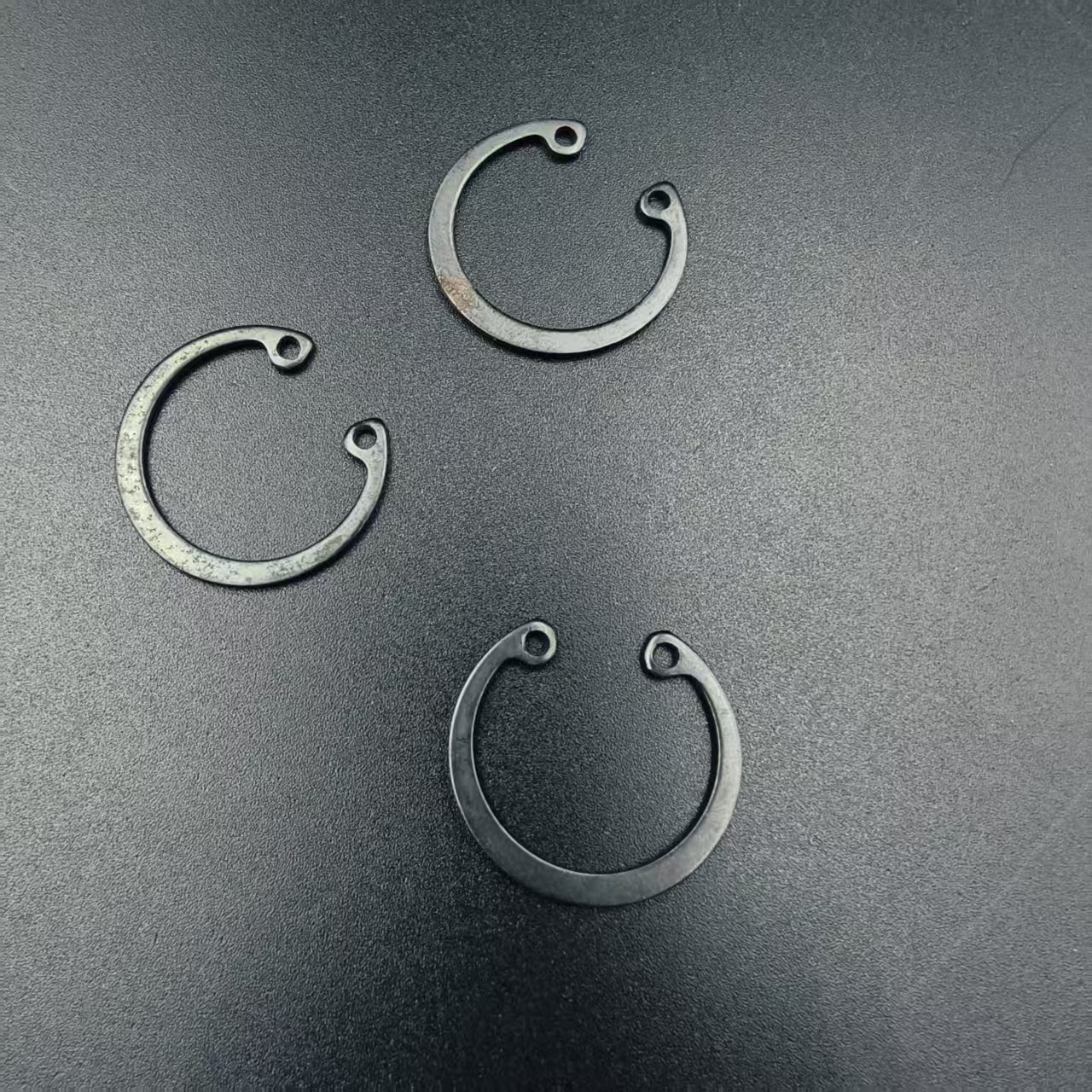 Black Oxide Coating Retaining Rings for Shafts DIN471 Din 471 65Mn Spring Carbon Steel Retaining External Circlips Rings