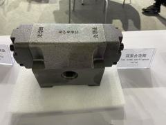 Backhoe Loader Excavator Attachments Flow Divider Flow Valve Hydraulic Control Valve for Rock Breaker Hammer