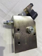Backhoe Loader Excavator Attachments Flow Divider Flow Valve Hydraulic Control Valve for Rock Breaker Hammer