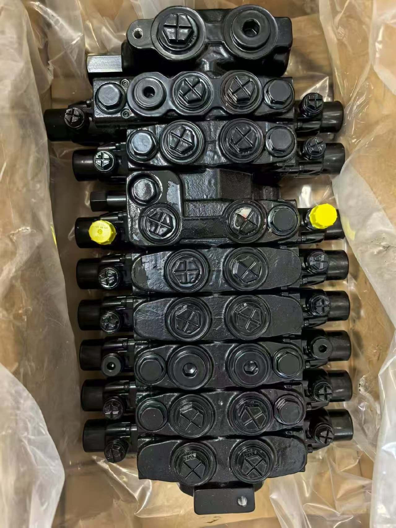 Steel Construction Machinery Distribution Valve Excavator Accessories