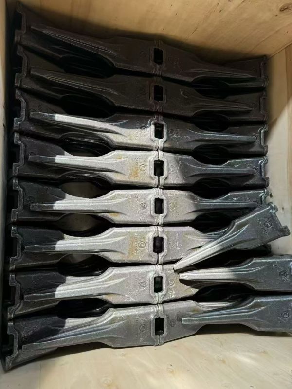 High Quality DH220 DX225 DH300 Rock Bucket Teeth for Excavators Construction Machinery Parts