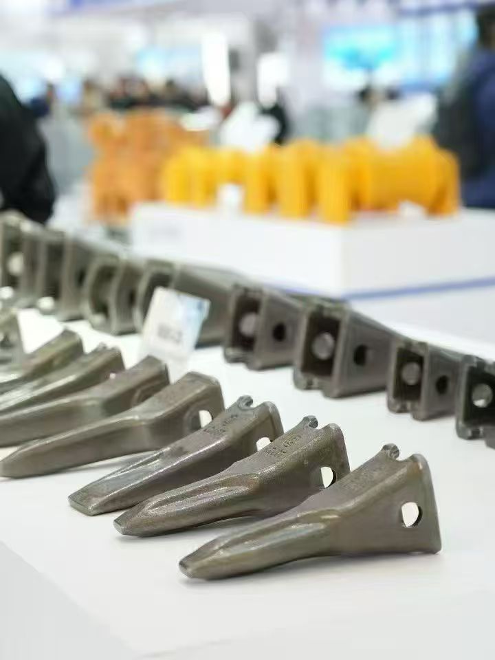 Excavator Parts E303 E302 E305 Casting Sharp Tooth Bucket Tooth 3202RC 1U3202RC Bucket Teeth
