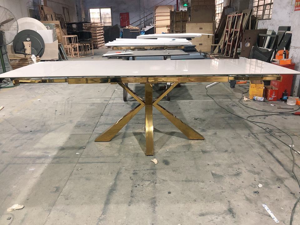 Modern Extendable dining table