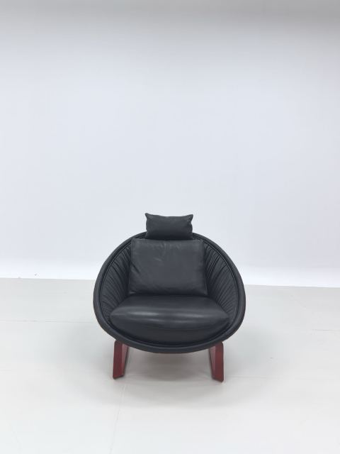 Luxury accent chair