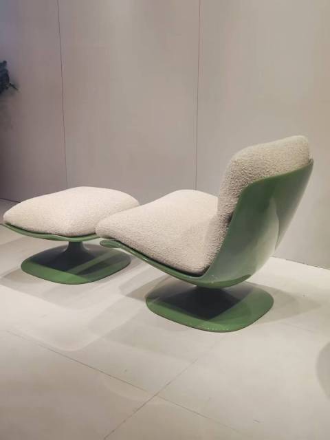 Lounge chair and ottoman