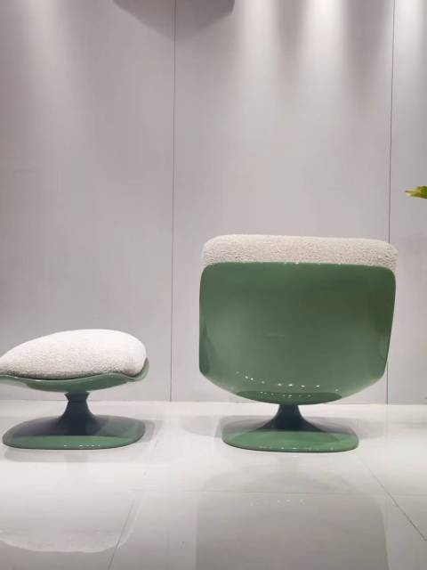 Lounge chair and ottoman