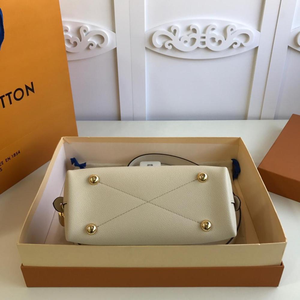 Alma Louis Vuitton cm  size 25.0 x 18.0 x 12.0