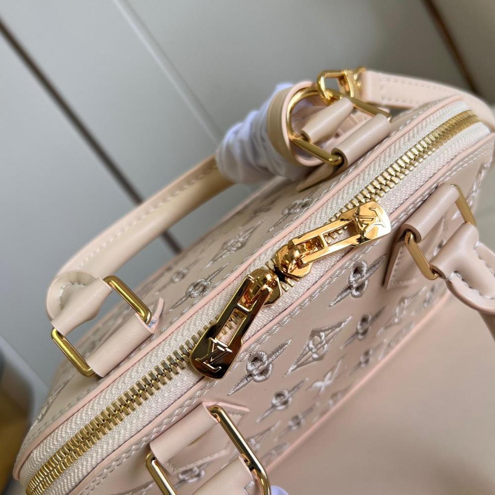 Broderie size 23.5x17.5x11.5