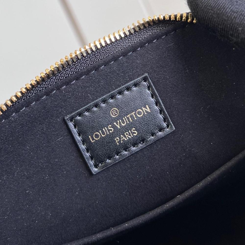 Broderie size 23.5x17.5x11.5