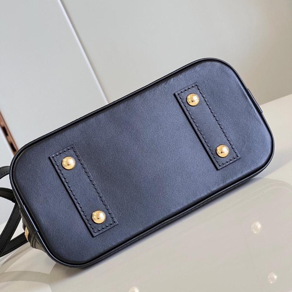 Broderie size 23.5x17.5x11.5