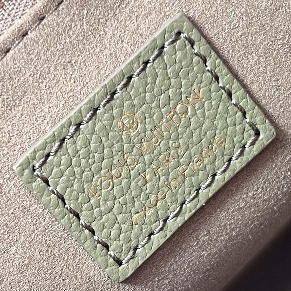 OnTheGo Monogram Empreinte LV Monogram iPad Mini  size 25 x 19 x 11.5