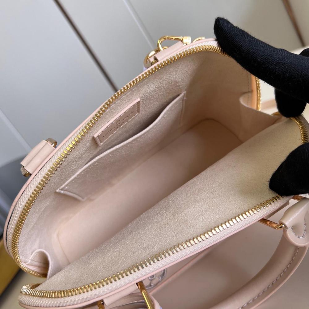 Broderie size 23.5x17.5x11.5