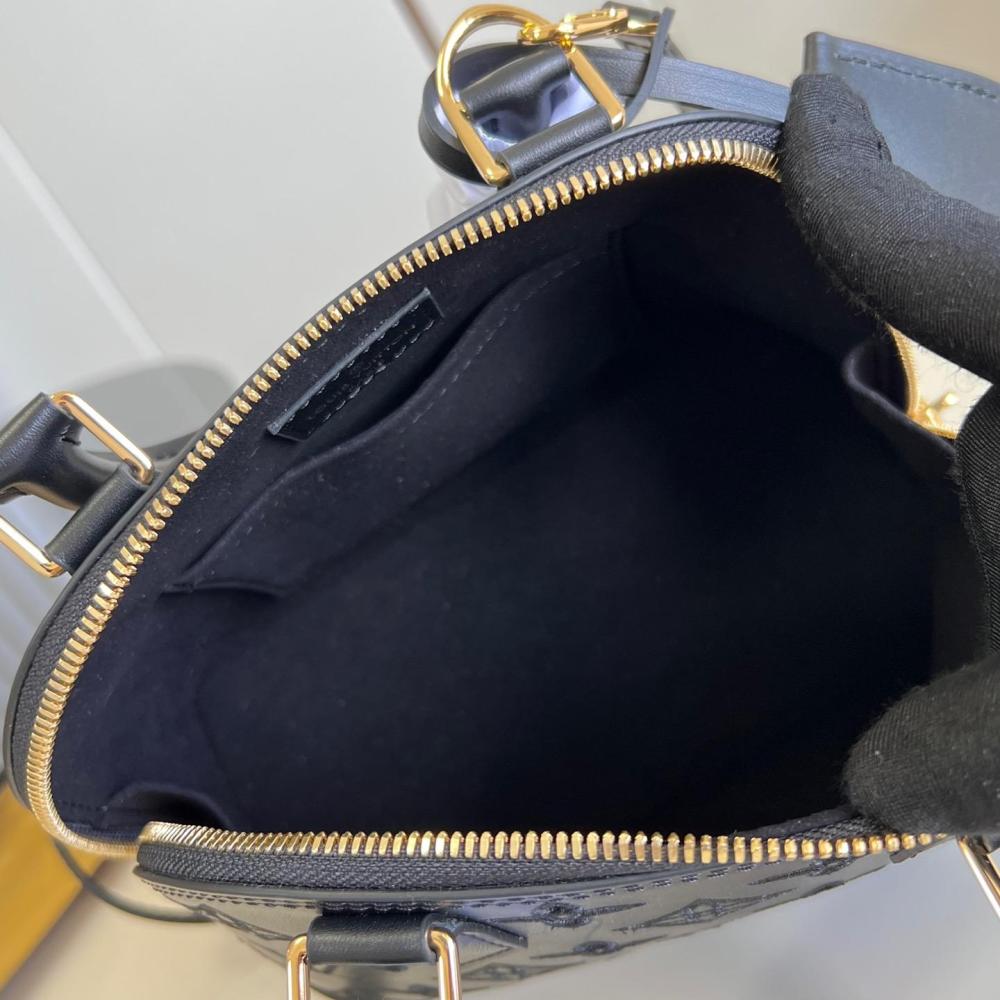 Broderie size 23.5x17.5x11.5
