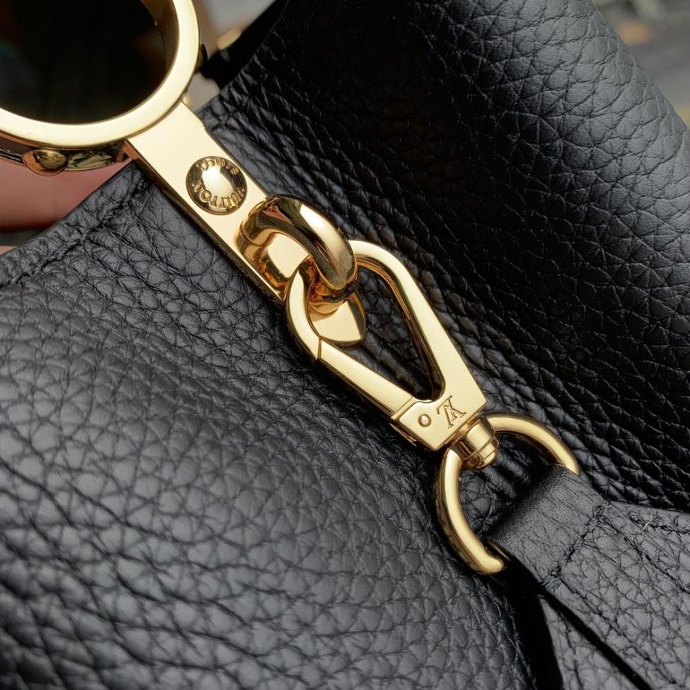 Capucines size cm 27x18x9
