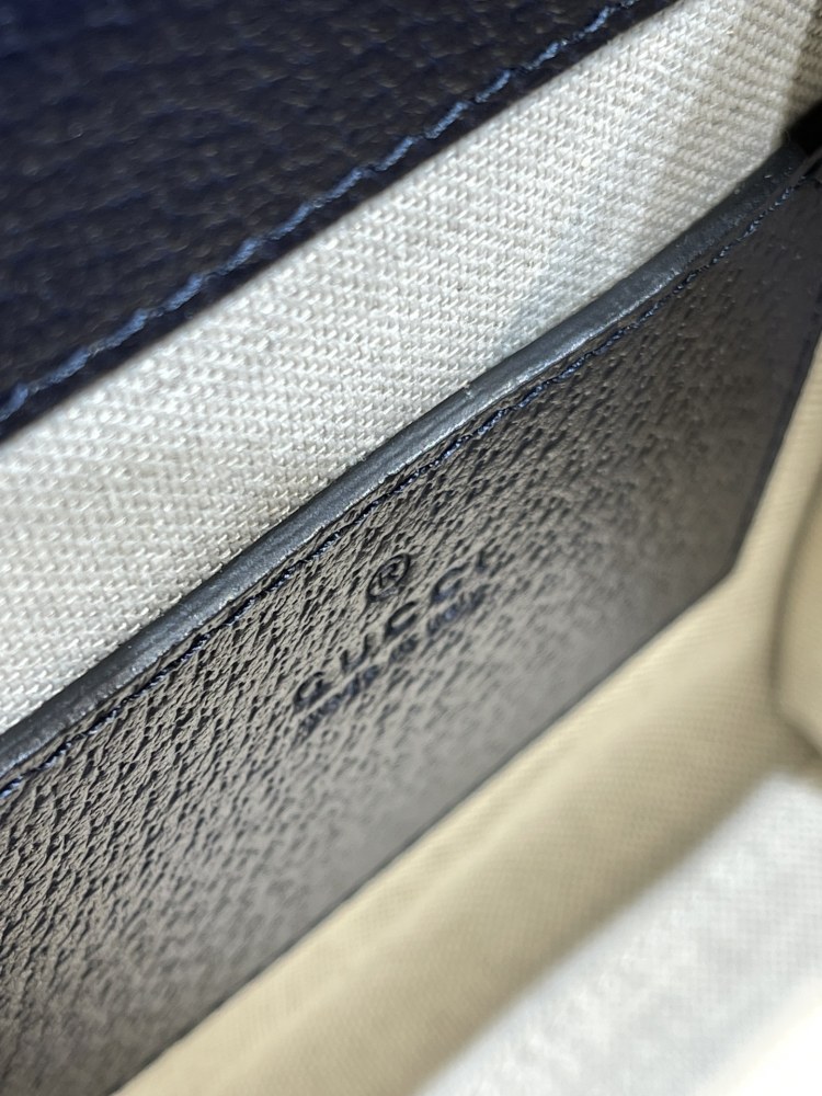 Gucci  size 16*20*7