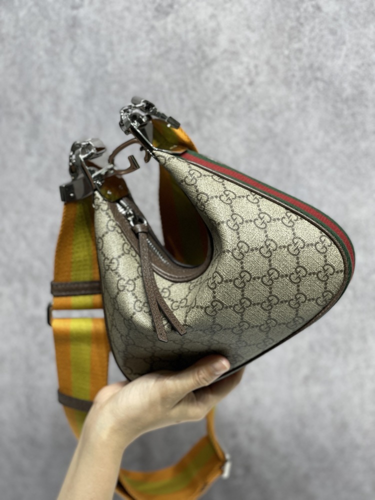 Gucci  size 23*22*5