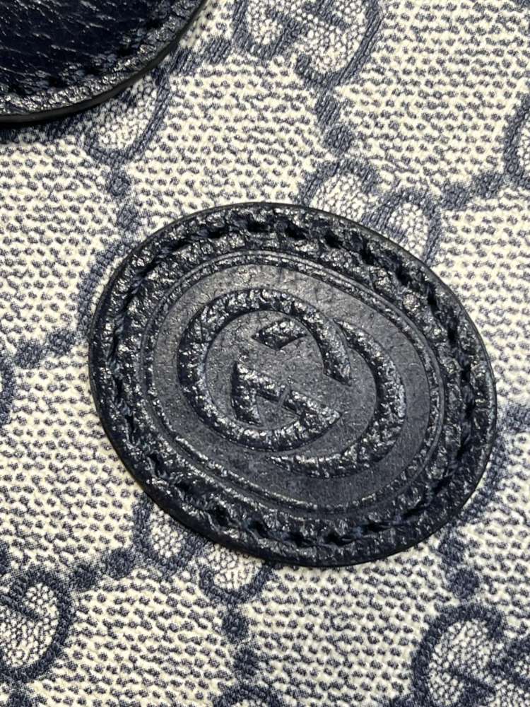 Gucci  size 16*20*7