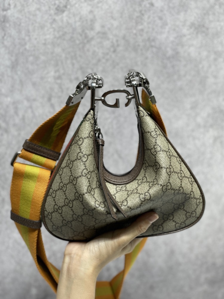 Gucci  size 23*22*5
