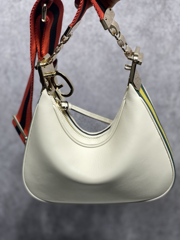 Gucci  size 23*22*5