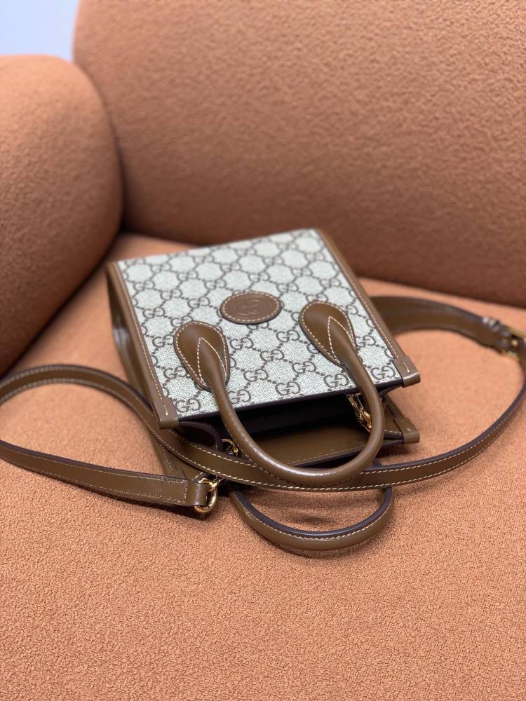 Gucci  size 16*20*7