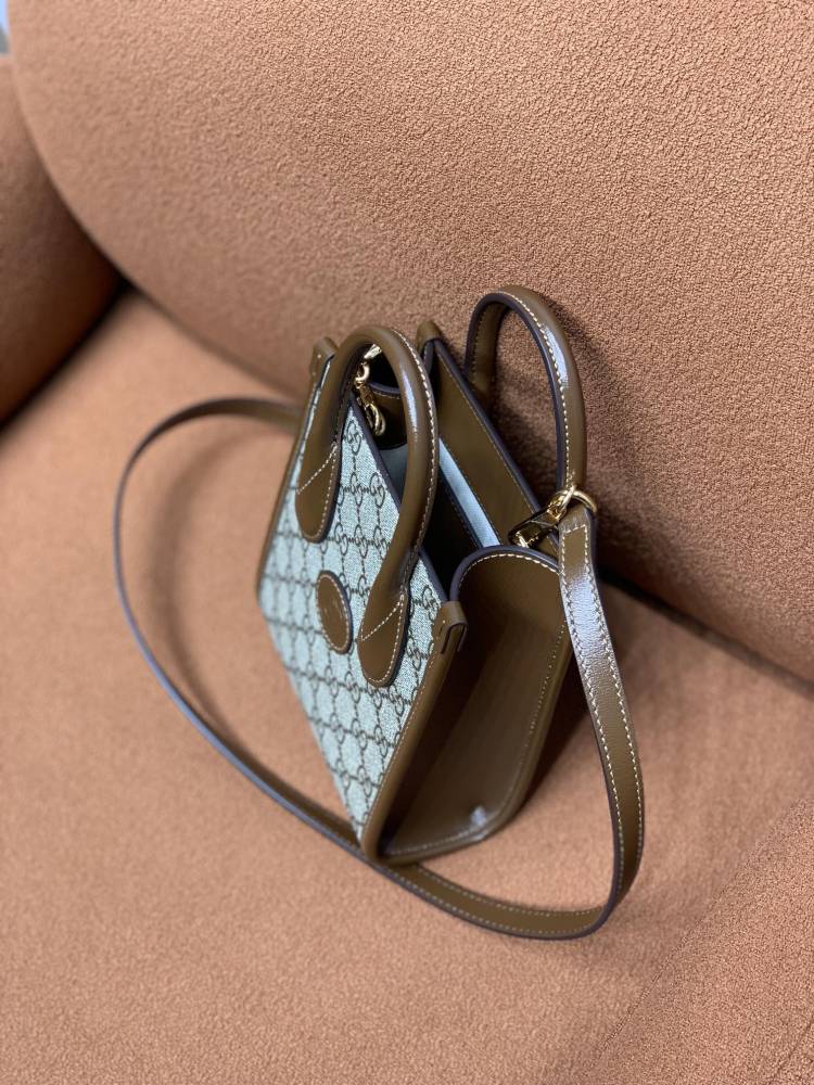 Gucci  size 16*20*7