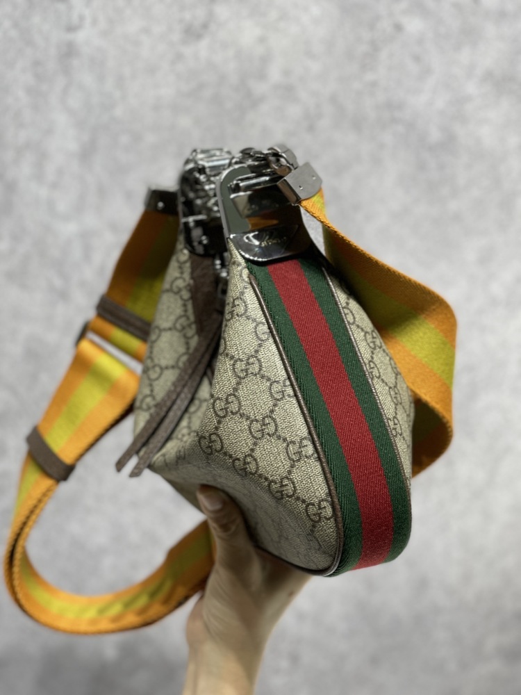 Gucci  size 23*22*5