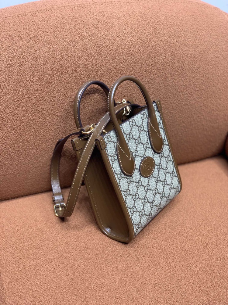 Gucci  size 16*20*7