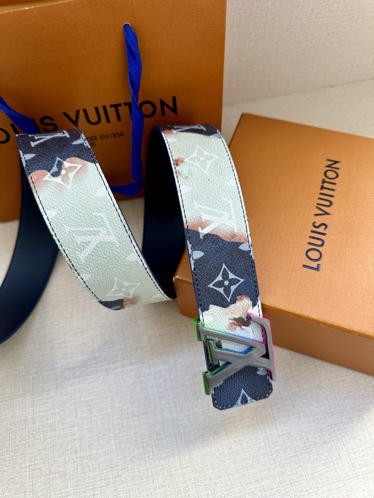 belt LV Initials LV Initiales