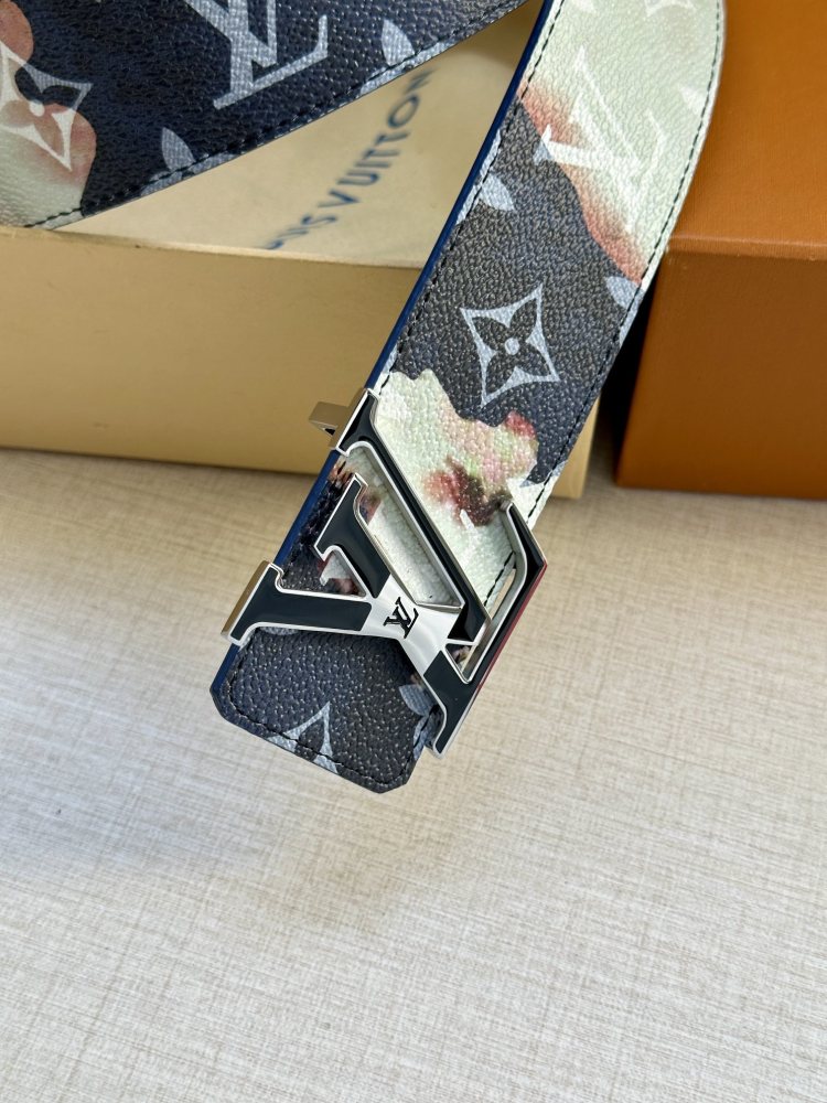 belt LV Initials LV Initiales