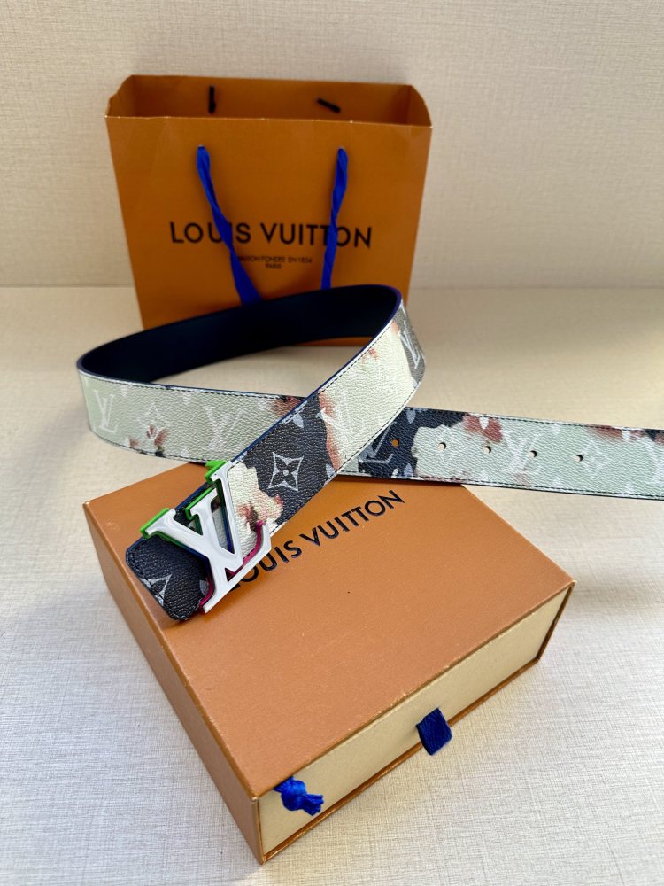 belt LV Initials LV Initiales