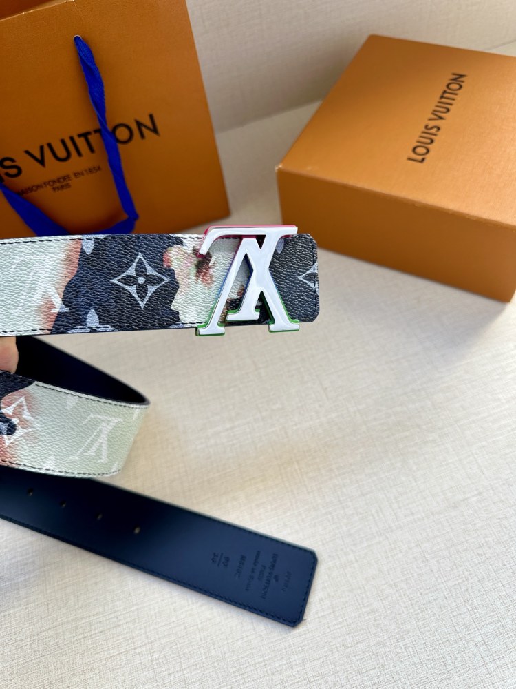 belt LV Initials LV Initiales