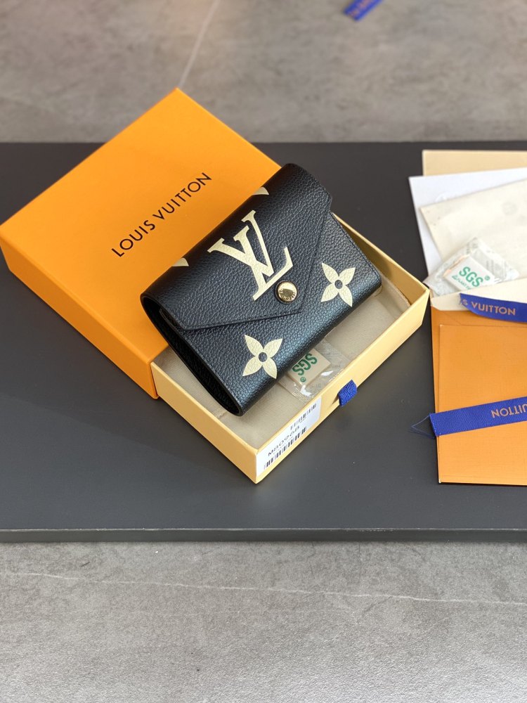 LV M64060 Wallets,Card Packs,