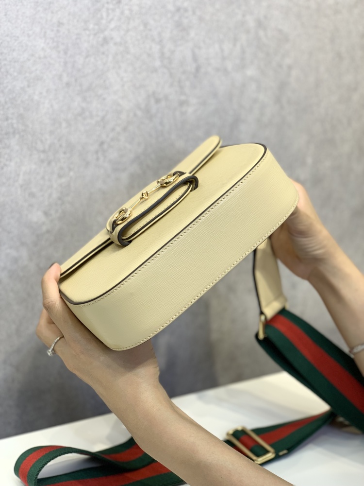 Gucci  size 20.5*14*5