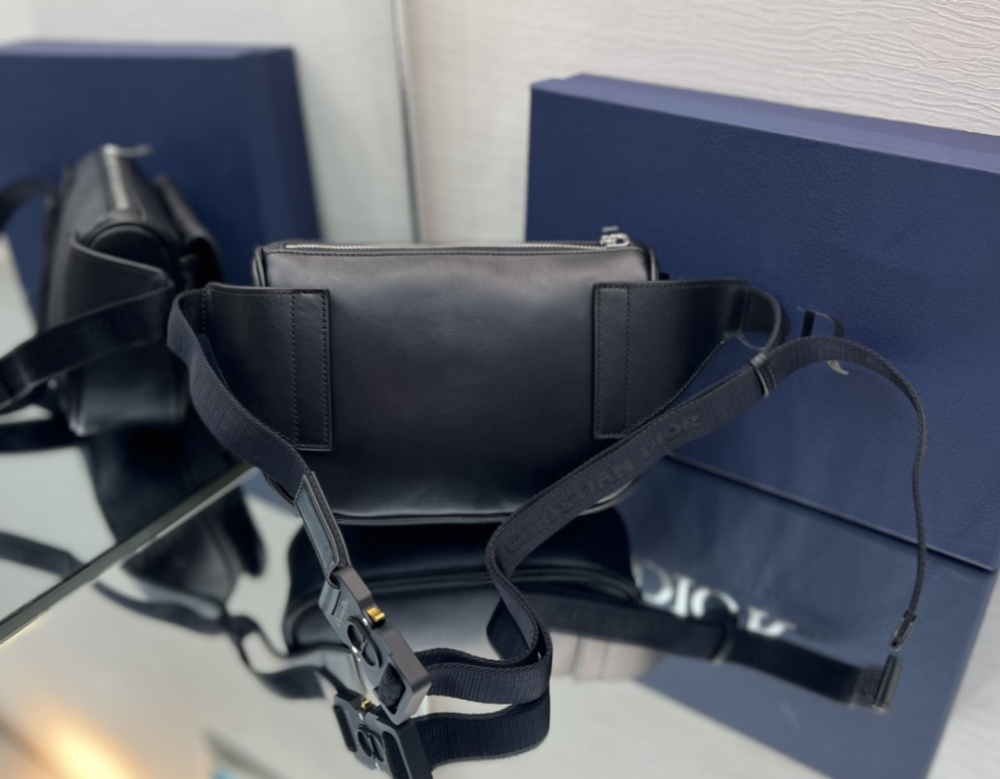Dior manbag