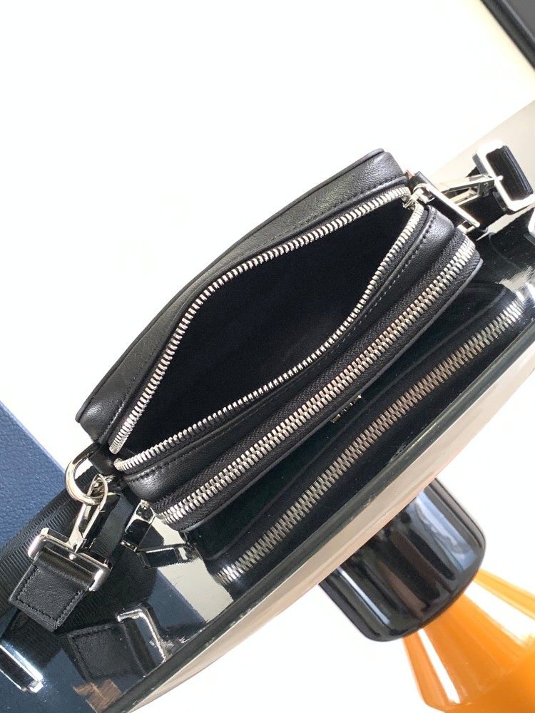 Dior manbag