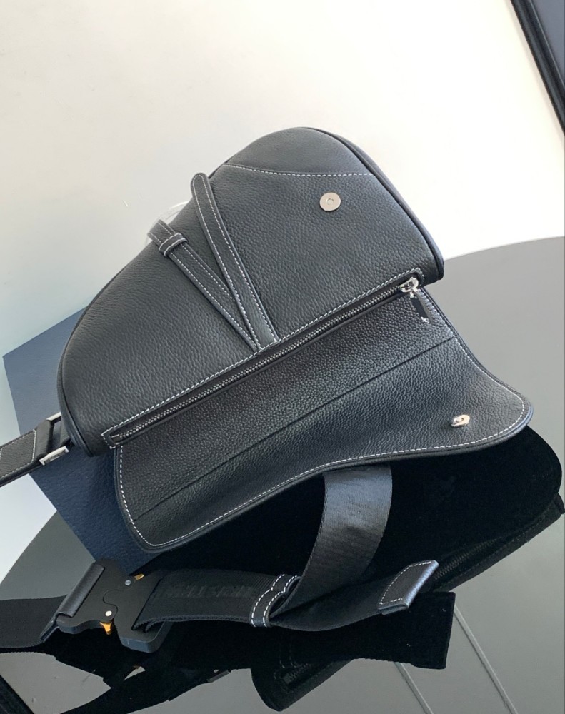 Dior manbag