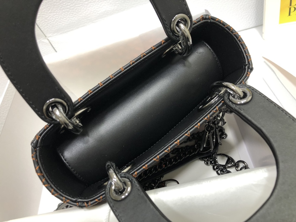 Dior Handmade bag Lady Dior Dior  size 17 x 15 x 7