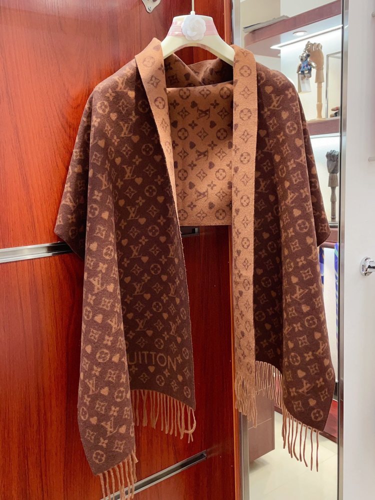 LV Scarf