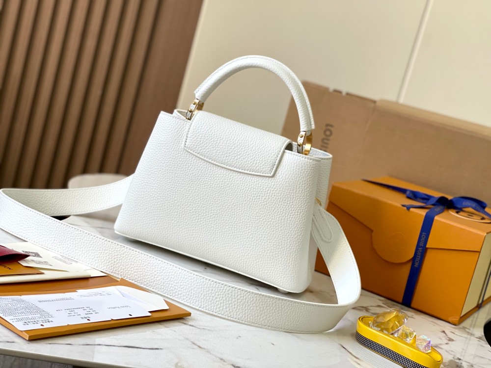 LV Capucines BB M59434 white