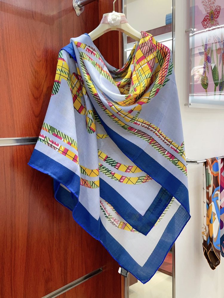 HERMES Scarf