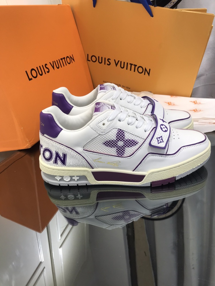 LV sneaker