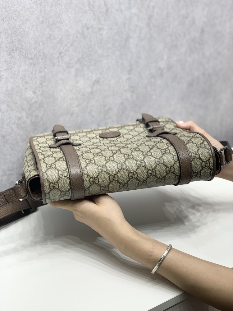 Gucci  size 28*20*8